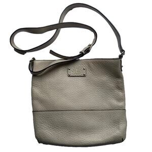 Kate Spade New York Bay Street Cora Medium Crossbody Purse Zipper Closure